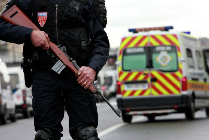 Французским полицейским разрешили носить бороды и татуировки
