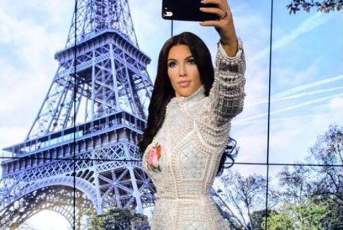 Selfie-making wax figure of Kim Kardashian placed in Madame Tussauds museum