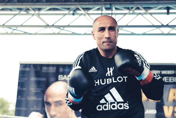 Arthur Abraham and Robert Steiglitz hold first open training