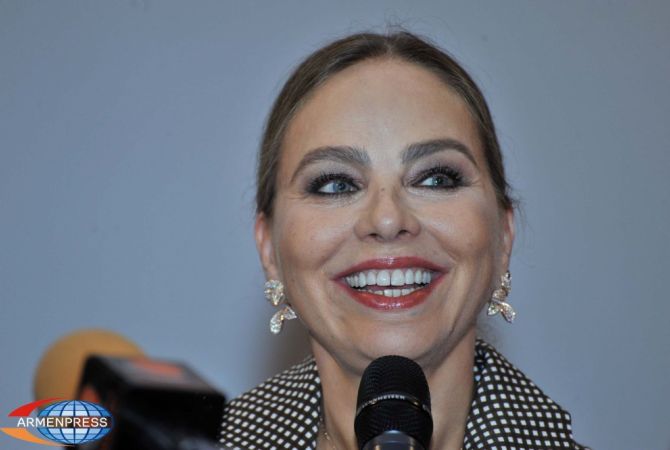 Ornella Muti impressed with Armenian traditions and taste of lavash