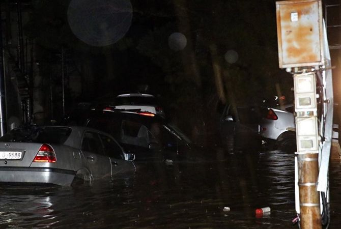Թբիլիսիում ջրհեղեղից տուժածները փակել են կենտրոնական փողոցը 