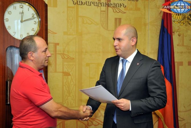 Athletes standing out in international student sports tournaments awarded by Armenia 
Education Minister 