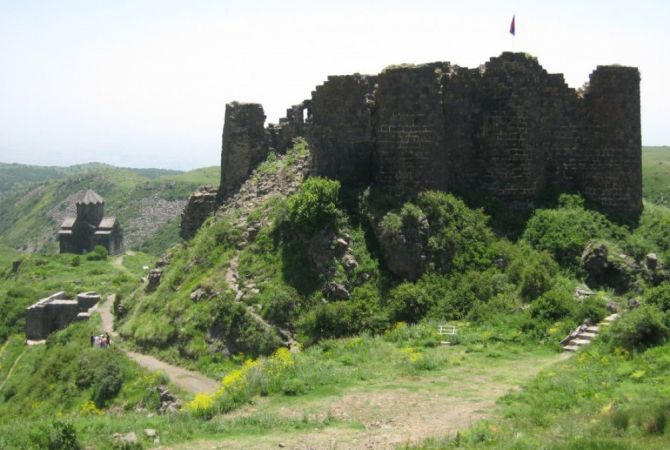  Article  by “The Daily Californian”:  “Journey through Armenia”