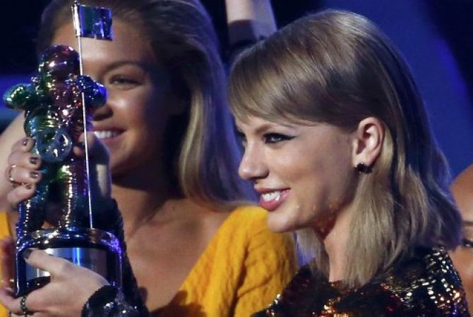 Тейлор Свифт победила в номинации "Видео года" премии MTV VMA 2015
