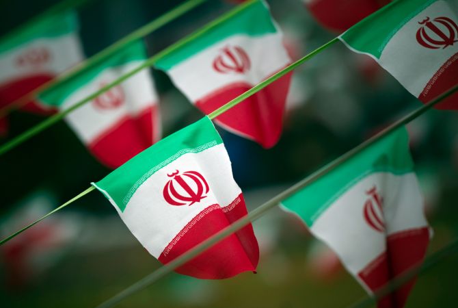СМИ: нефтяные и финансовые санкции против Ирана могут снять в начале 2016 года