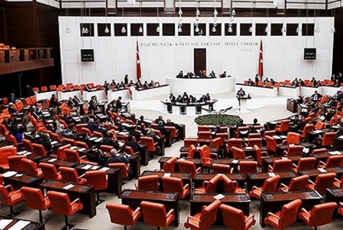 Թուրքիայում խորհրդարանական նոր ընտրություններին ընդառաջ իշխող կուսակցության 
ձայները պակասում են