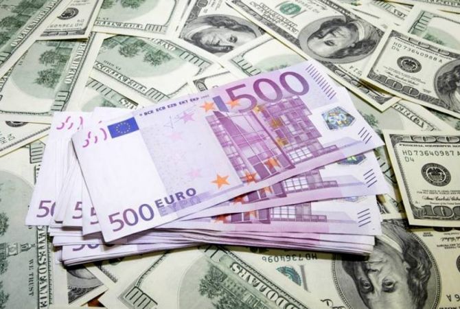Dollar goes up, euro and rubble drop