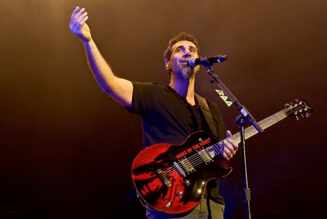 Serj Tankian’s guitar auctioned off for $27,000
