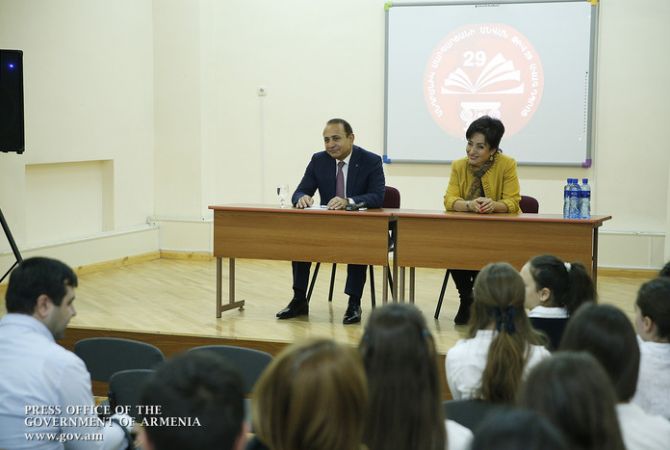 PM conducts open class in Yerevan High School after Andranik Margaryan