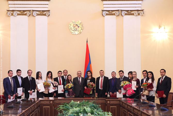 Galust Sahakyan awards a number of young parliamentarians