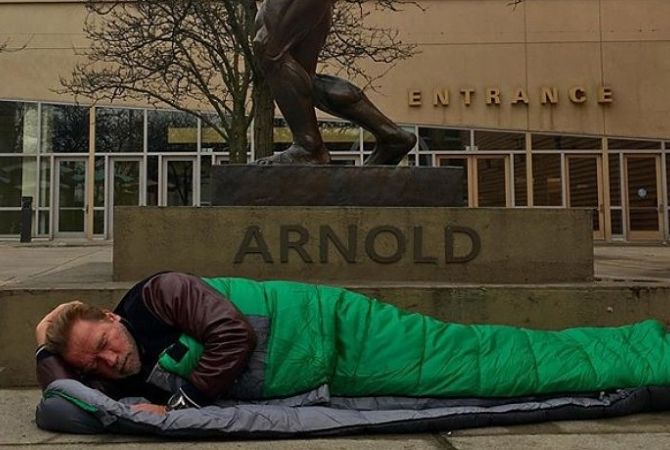 Schwarzenegger pretended to be homeless and laid down in front of his statue