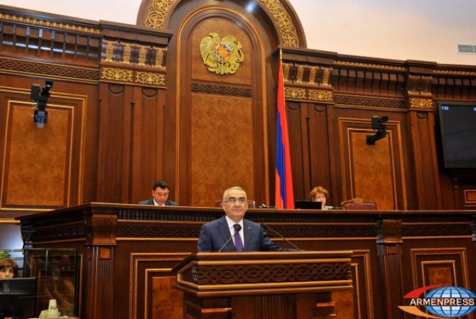 Галуст Саакян объявил о досрочном завершении полномочий ЗПЧ Армении