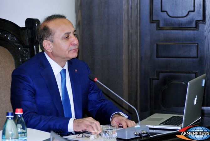 Премьер-министр Армении Овик Абрамян одобрил инициативу Министерства 
градостроения по децентрализации 
