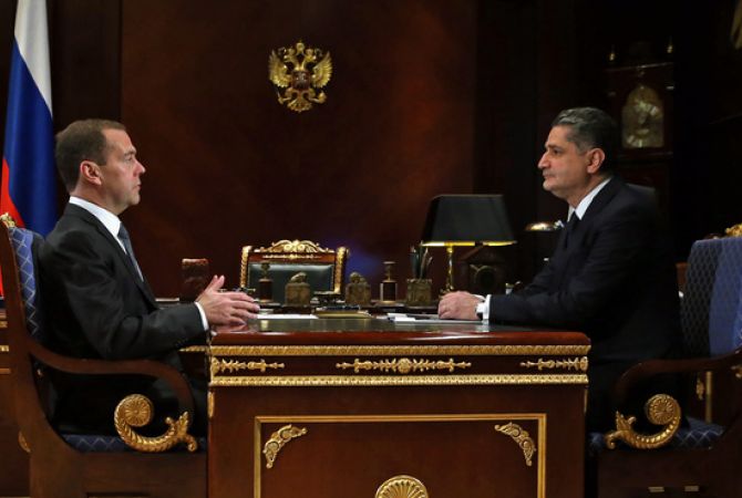 Премьер-министр РФ пожелал успехов Тиграну Саркисяну на своей новой должности 
