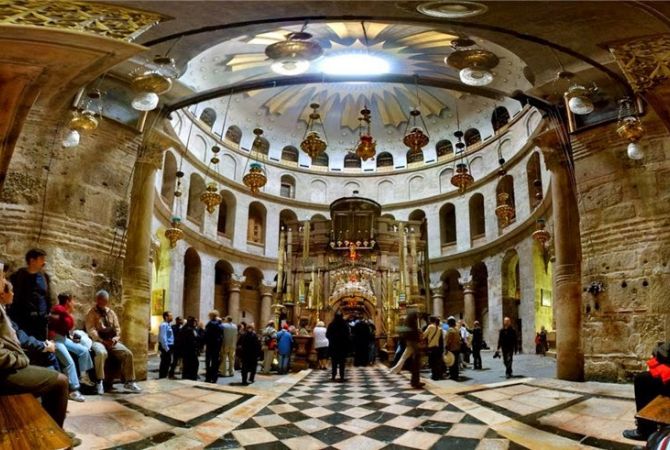 Տեսանյութ. Ինչպես են հրեա ծայրահեղականները Երուսաղեմում ներխուժել կաթոլիկ եկեղեցի, սուրբ խորանից Քրիստոսի հսկա արձանը վայր  նետել, պղծել եկեղեցին