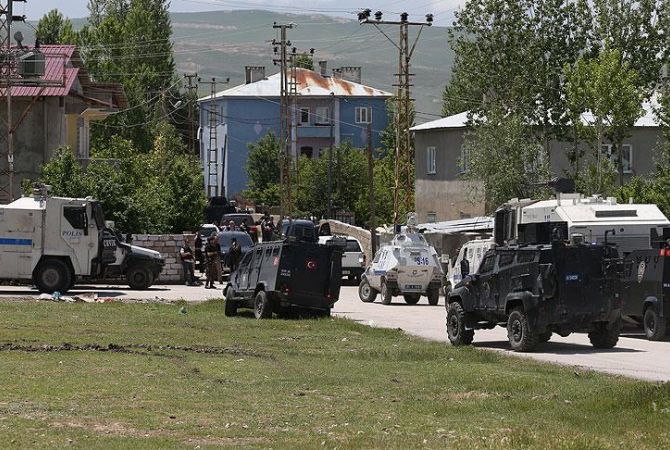В Ване курдские боевики убили двоих полицейских
