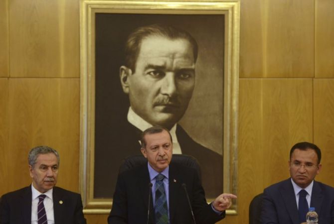 Турция отказывается от идеологии Ататюрка: Bloomberg