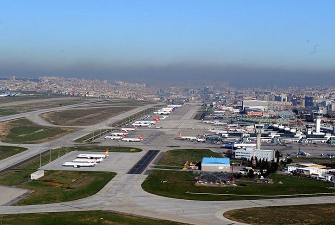 Самолет премьер-министра Албании приземлился в стамбульском аэропорту в момент 
взрыва
