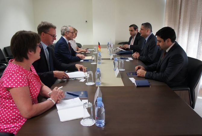 EEC Board chairman Tigran Sargsyan meets with German Ambassador to Russia