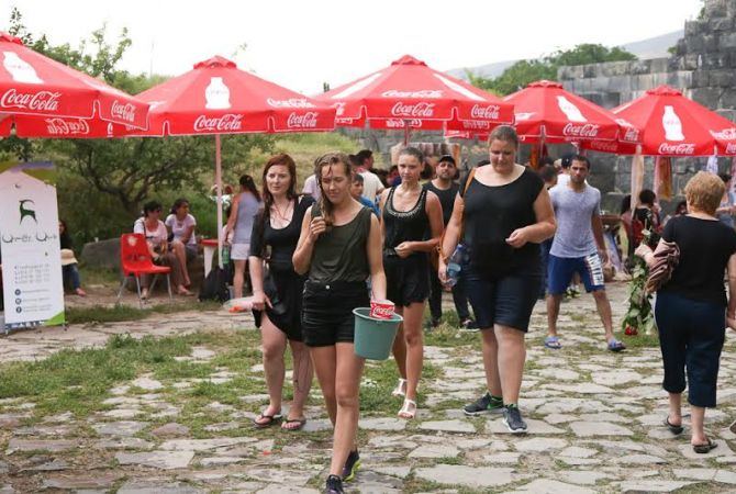 Coca-Cola Hellenic Armenia Company distributed soft drinks to the guests of “Vardavar” festival 