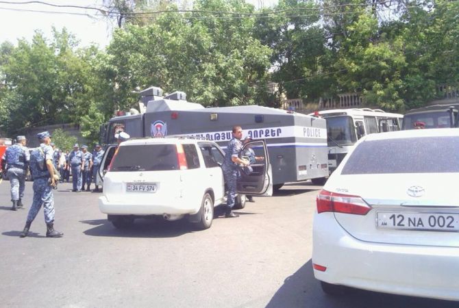 A policeman killed, two wounded in Yerevan: Armenian NSS