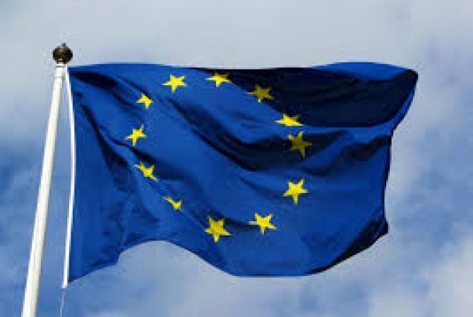ЕС призывает манифестантов воздержаться от насильственных действий