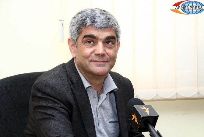 Vitaly Balasanyan: Gunmen should immediately surrender after which President Sargsyan will 
meet with Zhirayr Sefilian