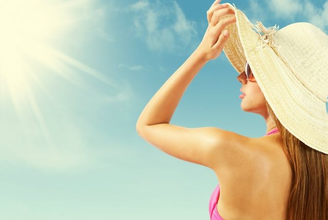Если не защитить кожу от солнца, то в дальнейшем можно столкнуться с серьезными 
проблемами: дерматолог