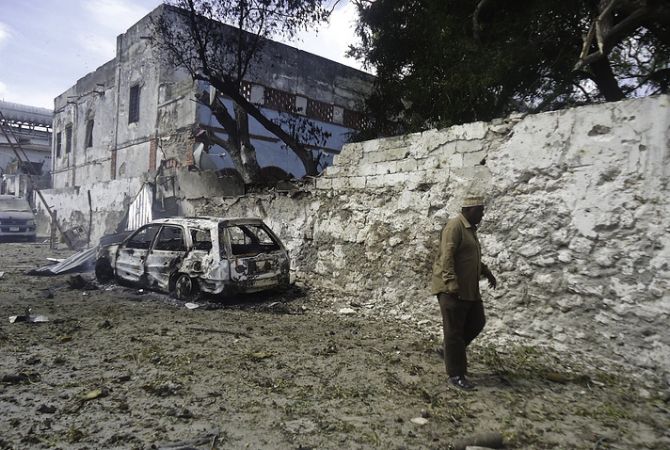 СМИ: число жертв взрыва на базе миротворцев в Сомали выросло до 13 человек