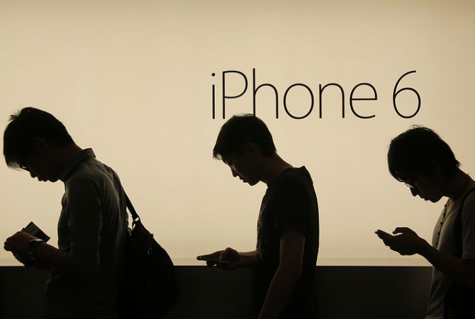 Объем продаж смартфонов iPhone снова сократился