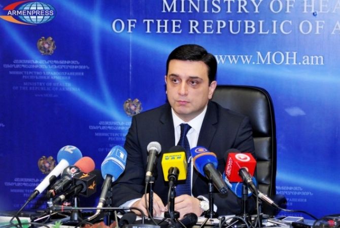 Министр здравоохранения Армении пытался пройти на территорию полка ППС полиции, 
однако правоохранительные органы воспрепятствовали этому