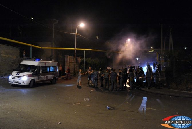 По подозрению в организации и участия  в массовых беспорядках арестовано 23 
человека