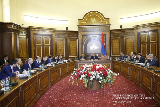 От экономического роста, обусловленного внутренним потреблением, переходим к 
экономическому росту, обусловленному производством и экспортом: премьер-министр 
Армении