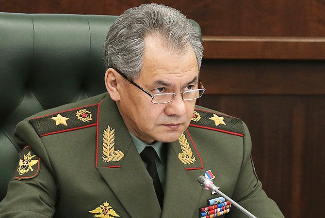 الوفد الروسي برئاسة وزير الدفاع سيرجي شويغو يصل إلى أرمينيا 