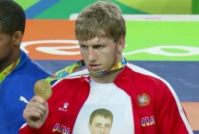 Артур Алексанян получил олимпийское золото с фотографией Героя Арцаха Роберта 
Абаджяна на груди