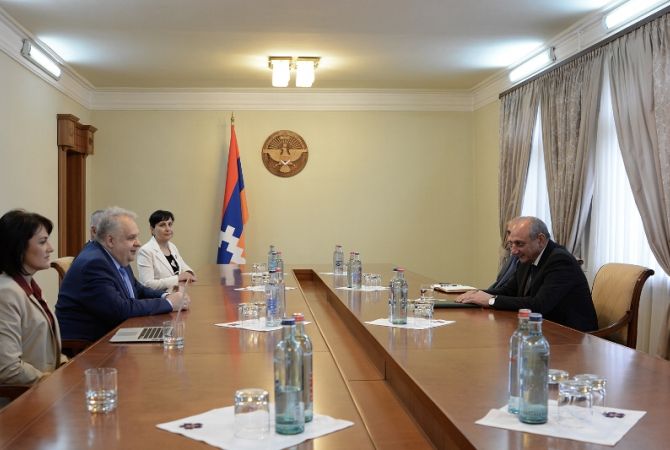 President of Artsakh discusses issues of cooperation with rector of Armenian State Pedagogical 
University