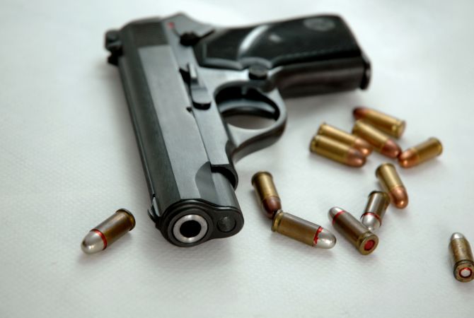 Citizen voluntarily surrenders improvised firearm and ammo 