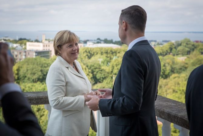 Канцлер Германии Меркель получила "электронное гражданство" Эстонии