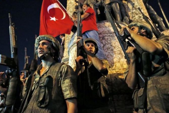 В Турции уволят еще 6 тысяч 800 полицейских