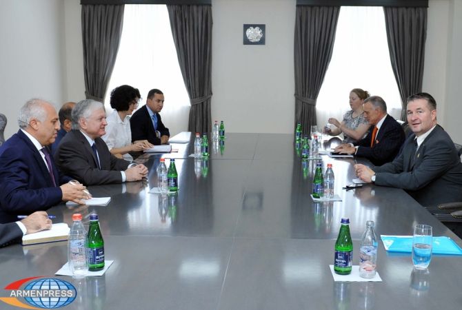 Министр ИД Армении Эдвард Налбандян представил депутатам Бундестага усилия 
армянской стороны по урегулированию карабахского конфликта