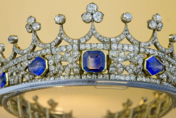 Британские власти запретили вывозить из страны свадебную корону королевы Виктории