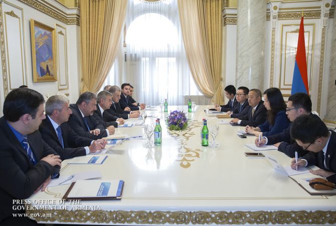 Armenian Premier receives delegation of AVIC International Corporation