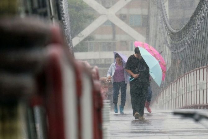 На Тайване тайфун "Меги" обесточил около 50 тысяч домов