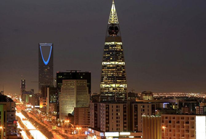 Saudi Arabia slashes ministers' pay, cuts public sector bonuses