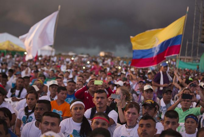 Կոլումբիայում ապստամբներն սկսել են հանձնել զենքը