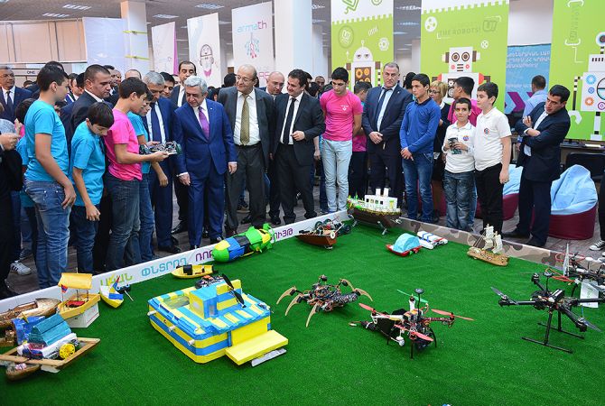 President Sargsyan visits “DigiTec Expo-2016” in Yerevan Expo Center