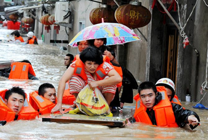 Более 2 миллионов человек оказались в зоне бедствия тайфуна "Меги" в Китае