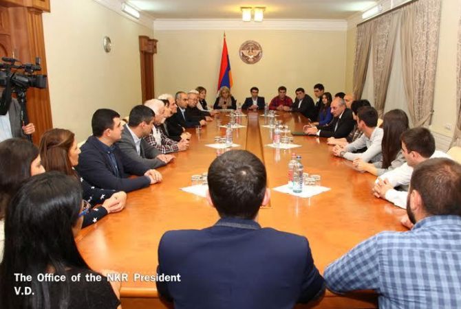 Президент НКР провел встречу с группой преподавателей и студентов Ереванского 
государственного университета