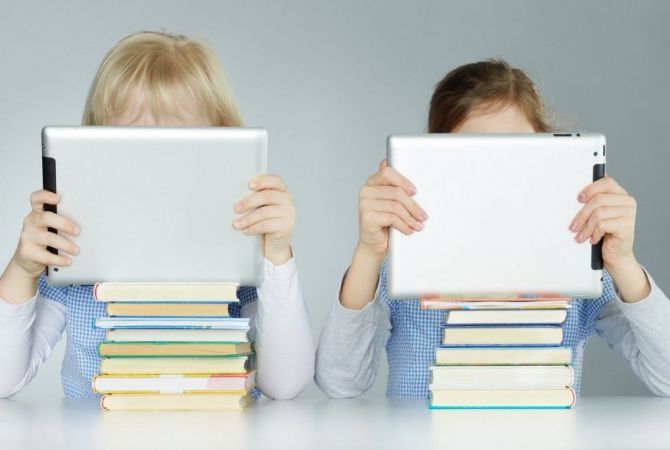 Ученые доказали, что гаджеты мешают детям делать домашние задания