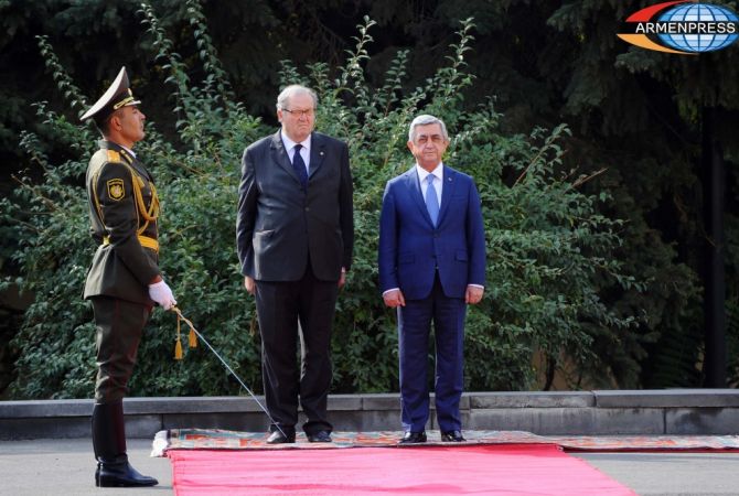President Sargsyan meets H.M.E.H. Prince and Grand Master of the Sovereign Military Order of 
Malta Fra Matthew Festing